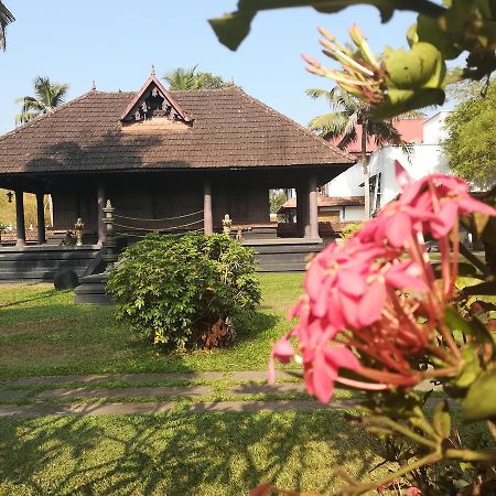 Treebo Premium Travancore Palace Cherthala Alappuzha Dış mekan fotoğraf